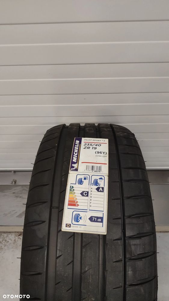 Nowe opony MICHELIN PILOT SPORT 4S 235/40 ZR19 - 2