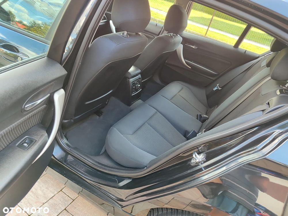 BMW Seria 1 116d Sport Line - 32