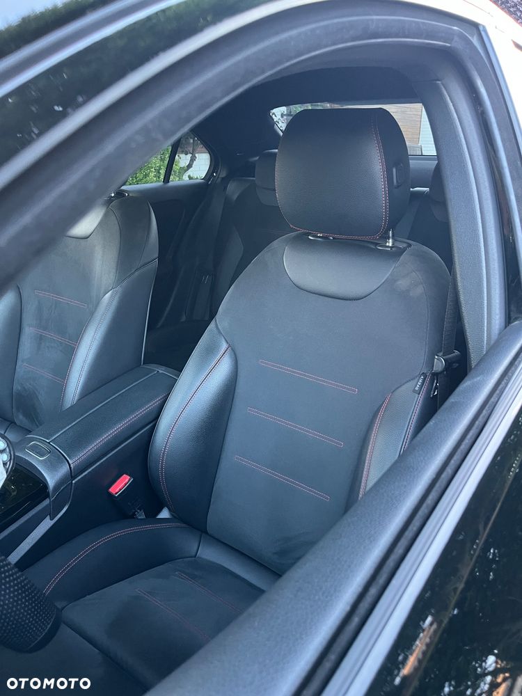 Mercedes-Benz Klasa A 220 4-Matic AMG Line 7G-DCT - 25