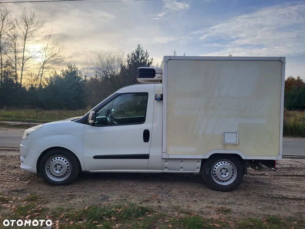 Fiat Doblo 1.3 TDI 90KM 2014r Izoterma Chłodnia Mroźnia Agregat Carrier Xarios 200 230v -29 + 20 - 12