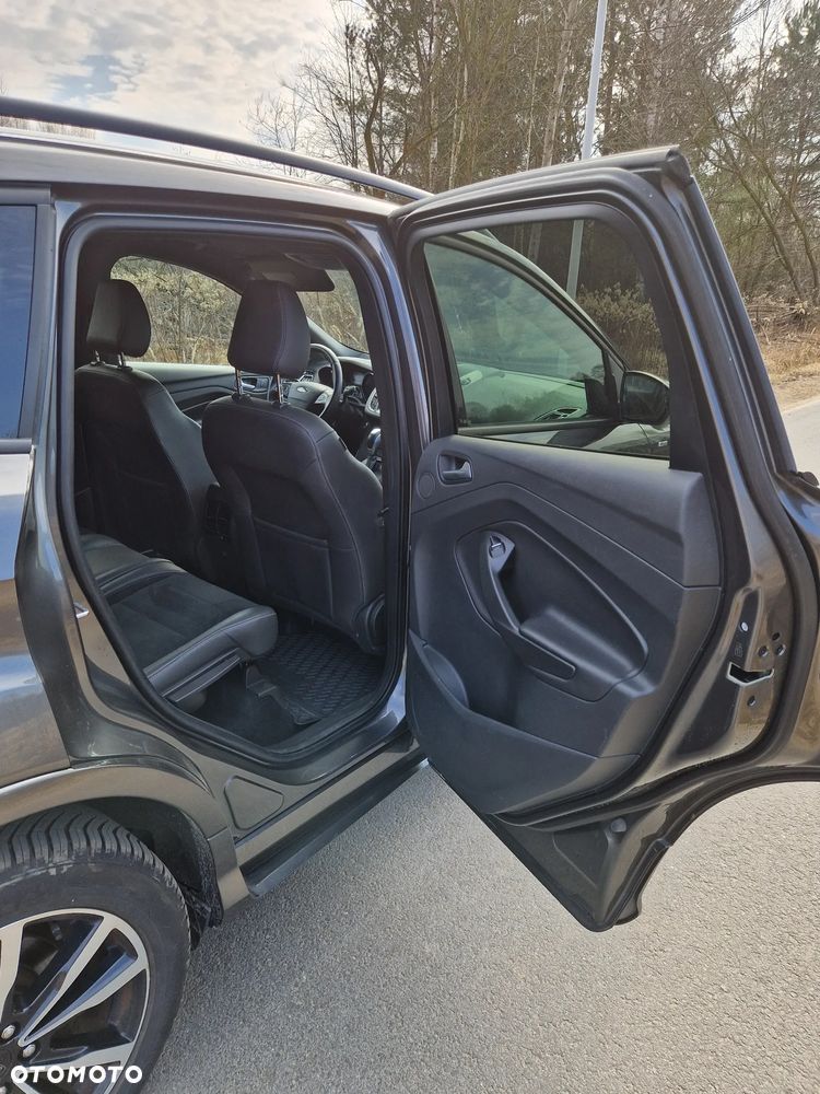 Ford Kuga 2.0 TDCi 4x4 ST-Line - 26