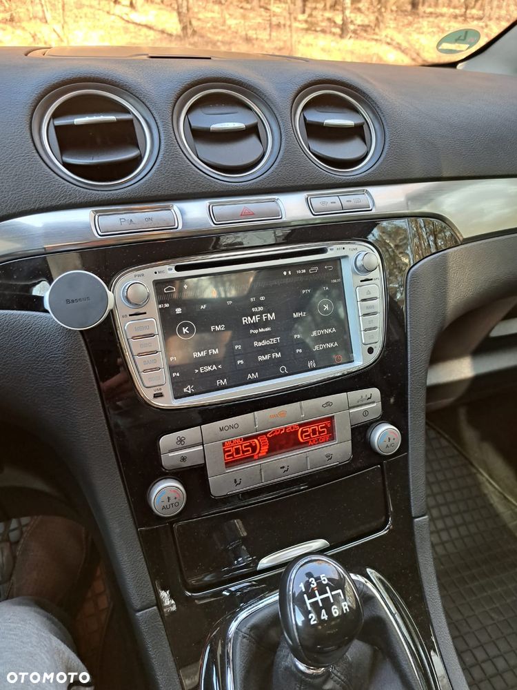 Ford Galaxy 2.2 TDCi DPF Titanium - 11