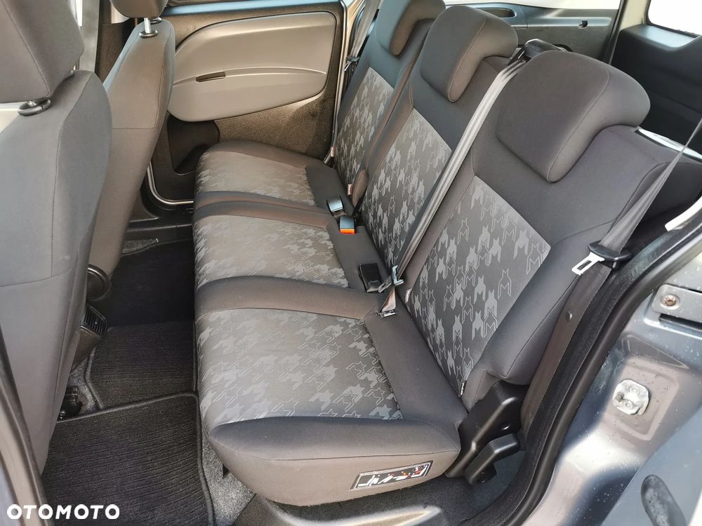 Opel COMBO - 17
