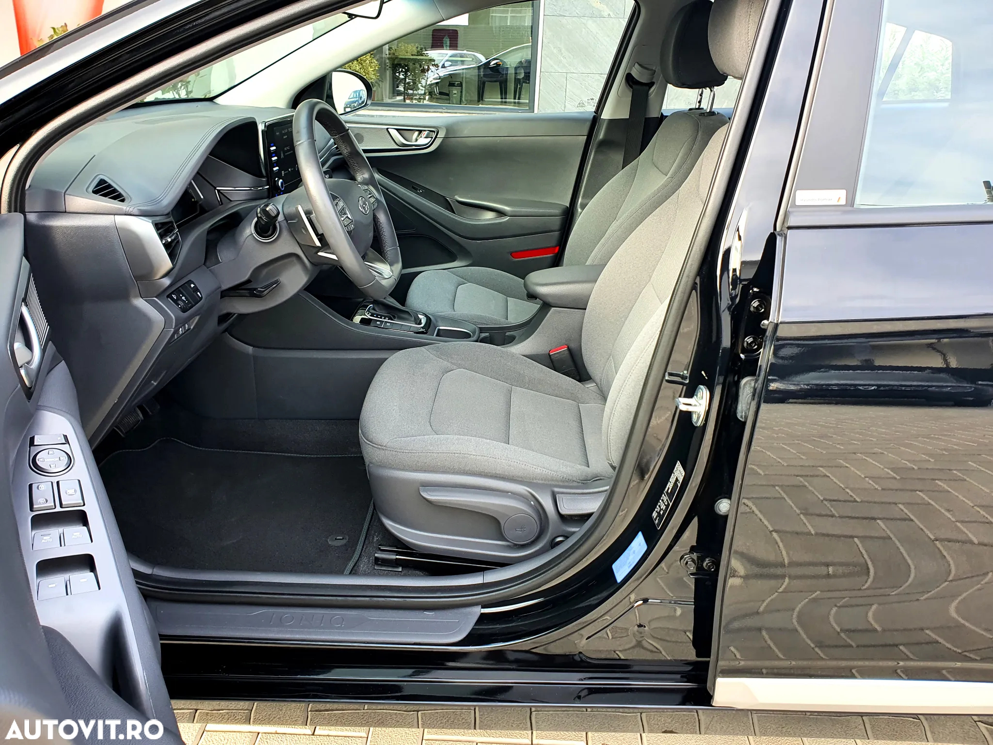 Hyundai IONIQ Plug-in-Hybrid 1.6 GDI Style - 19