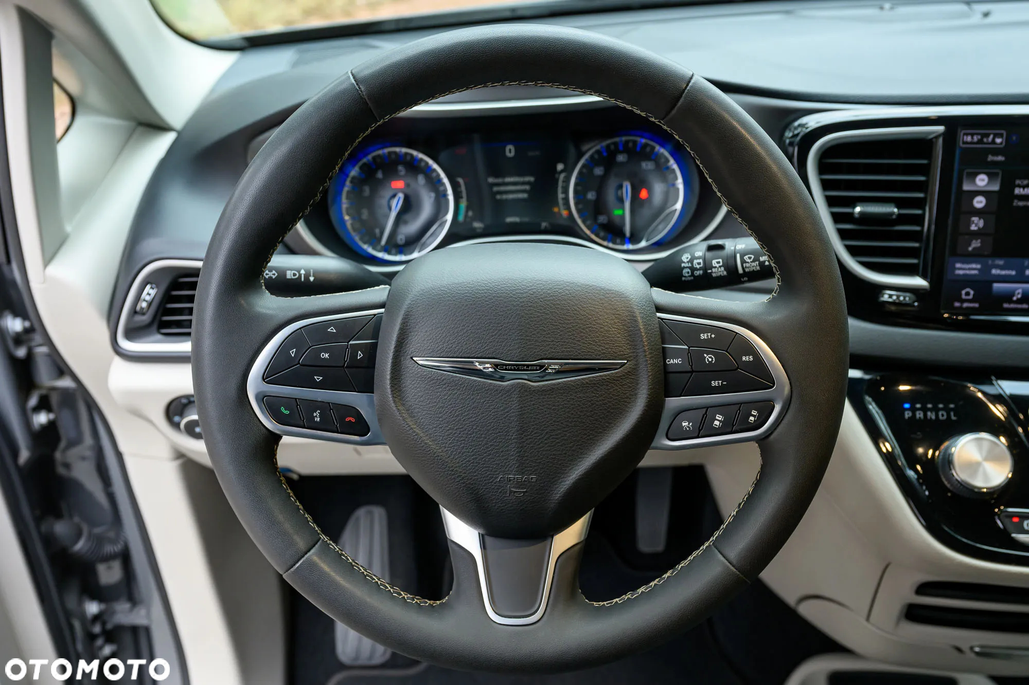 Chrysler Pacifica - 24