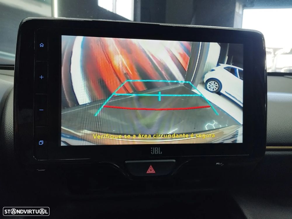 Toyota Yaris Cross 1.5 HDF Premiere Edition - 29