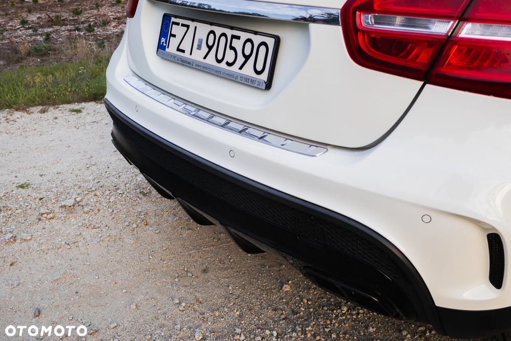 Mercedes-Benz GLA - 23