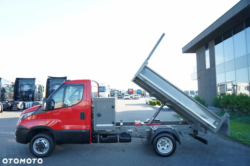 Iveco DAILY 35-130 / WYWROTKA TYLNOZSYPOWA / BLIŹNIAK / MANUAL / SKÓRA / EURO 6 - 4