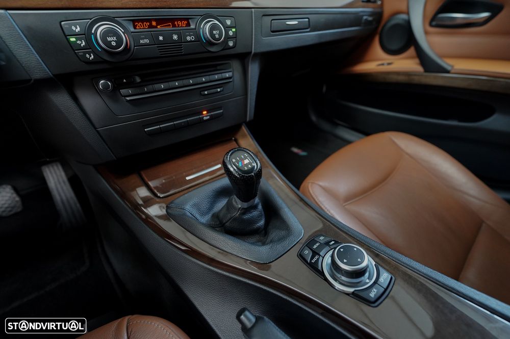 BMW 318 d Navigation Sport - 20