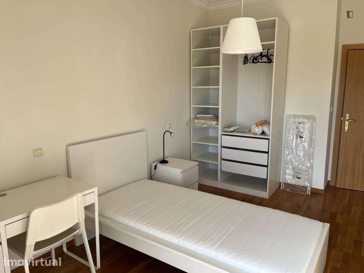 Quarto - localizado em Penha de França Lisbon - Grande imagem: 2/16