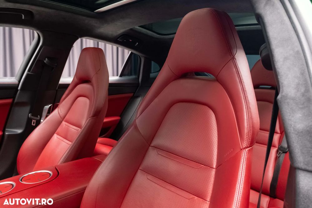 Porsche Panamera 4 - 28
