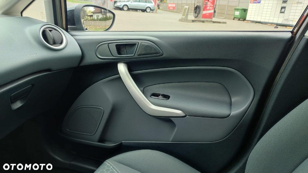 Ford Fiesta 1.4 Titanium - 16