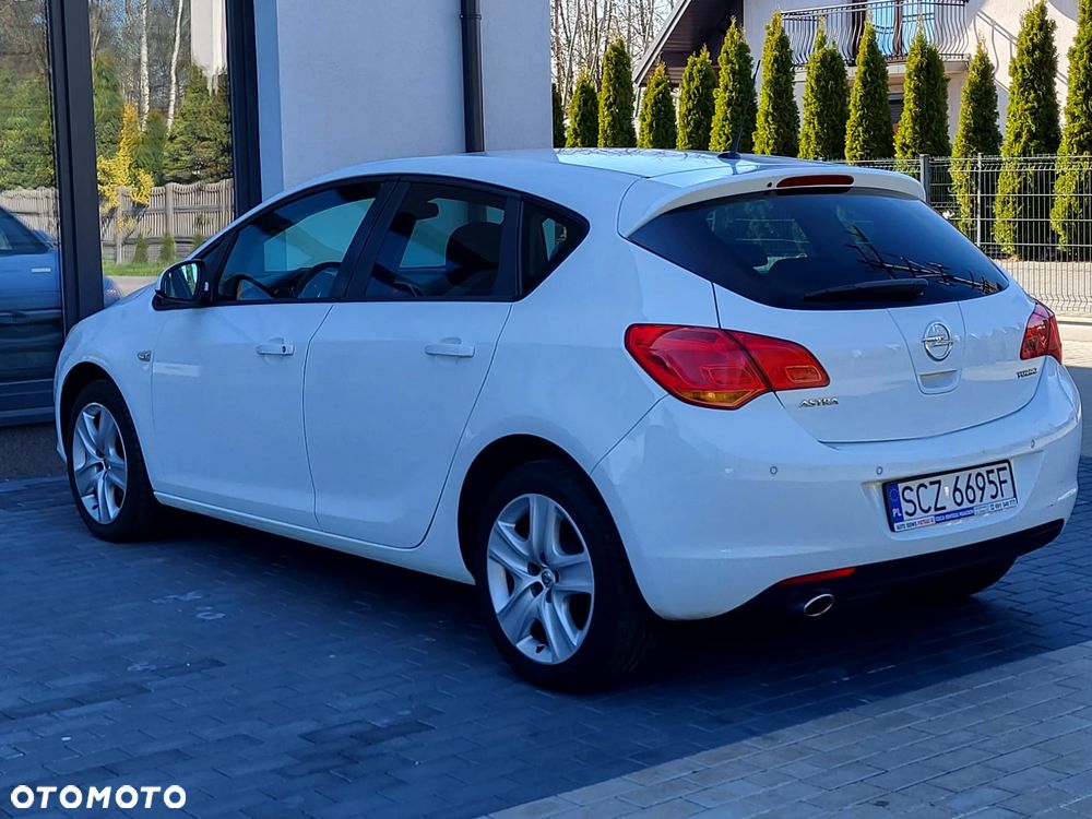 Opel Astra 1.4 Turbo - 8