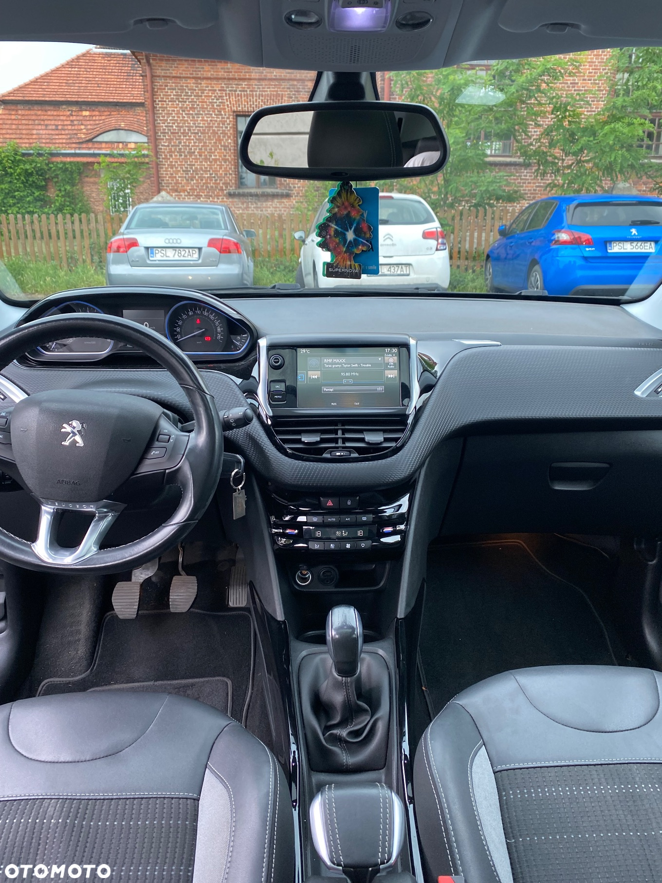 Peugeot 2008 1.6 BlueHDi Allure - 9