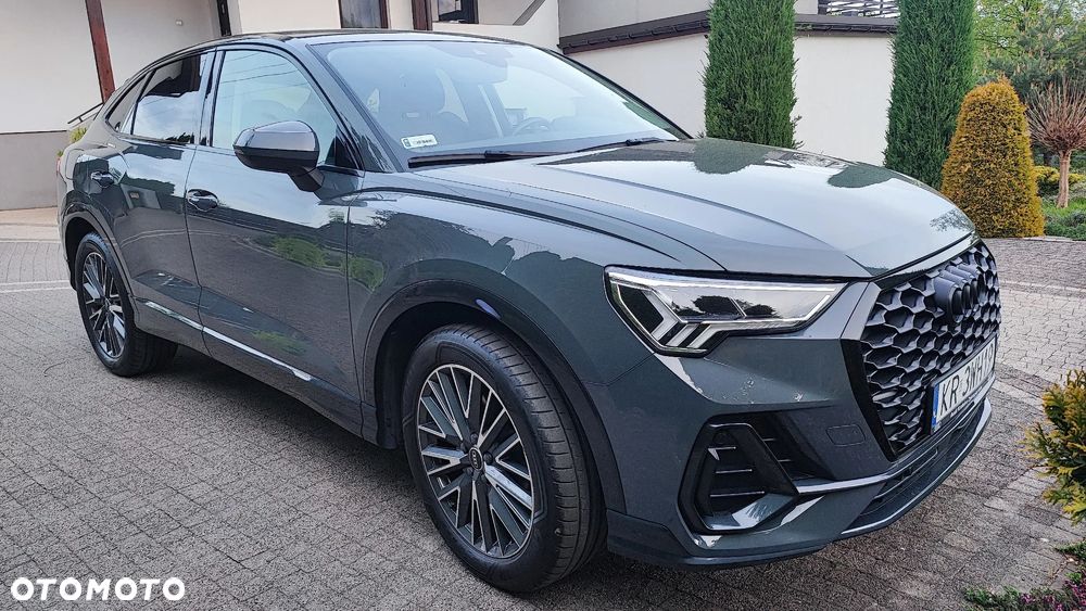 Audi Q3 2021 photo 2