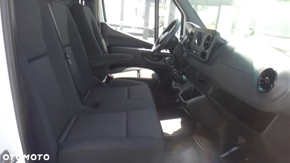 Mercedes-Benz Sprinter - 10