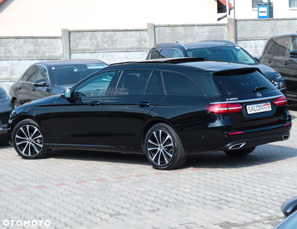 Mercedes-Benz Klasa E 300 9G-TRONIC Night Edition - 33