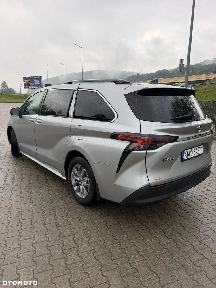 Toyota Sienna - 3