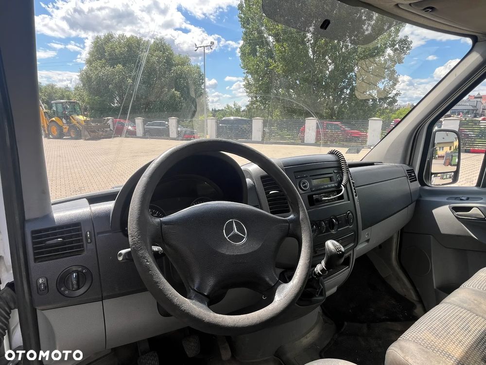 Mercedes-Benz Sprinter - 12