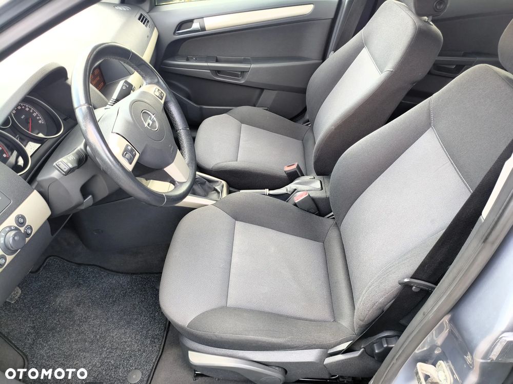 Opel Astra 1.4 Enjoy - 19