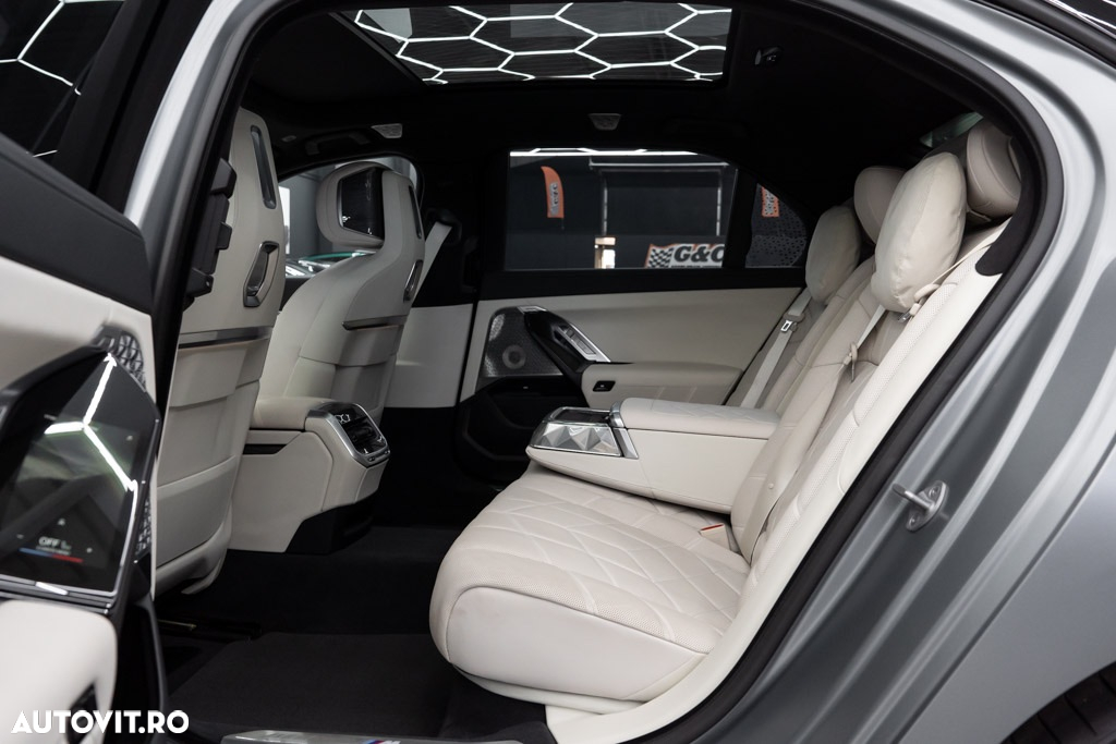 BMW M7 M760e xDrive AT PHEV - 14