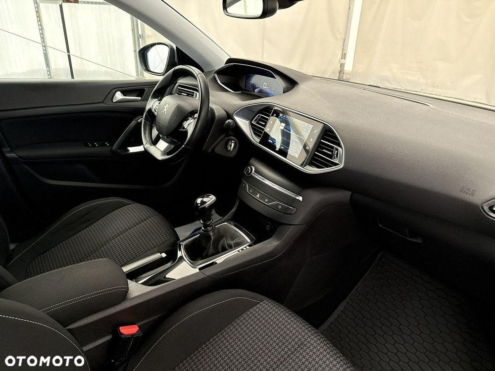 Peugeot 308 - 24