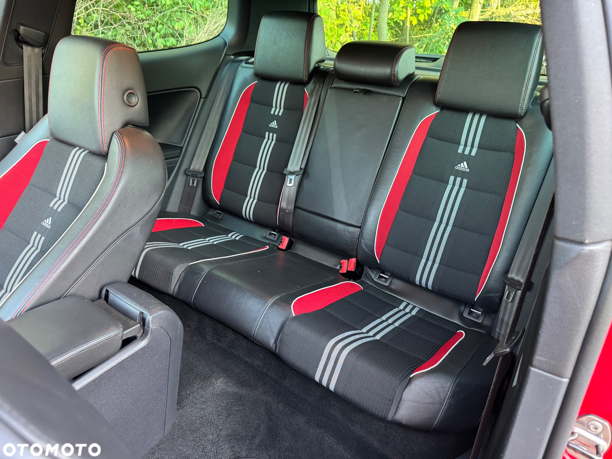 Volkswagen Golf 2.0 GTI adidas - 25