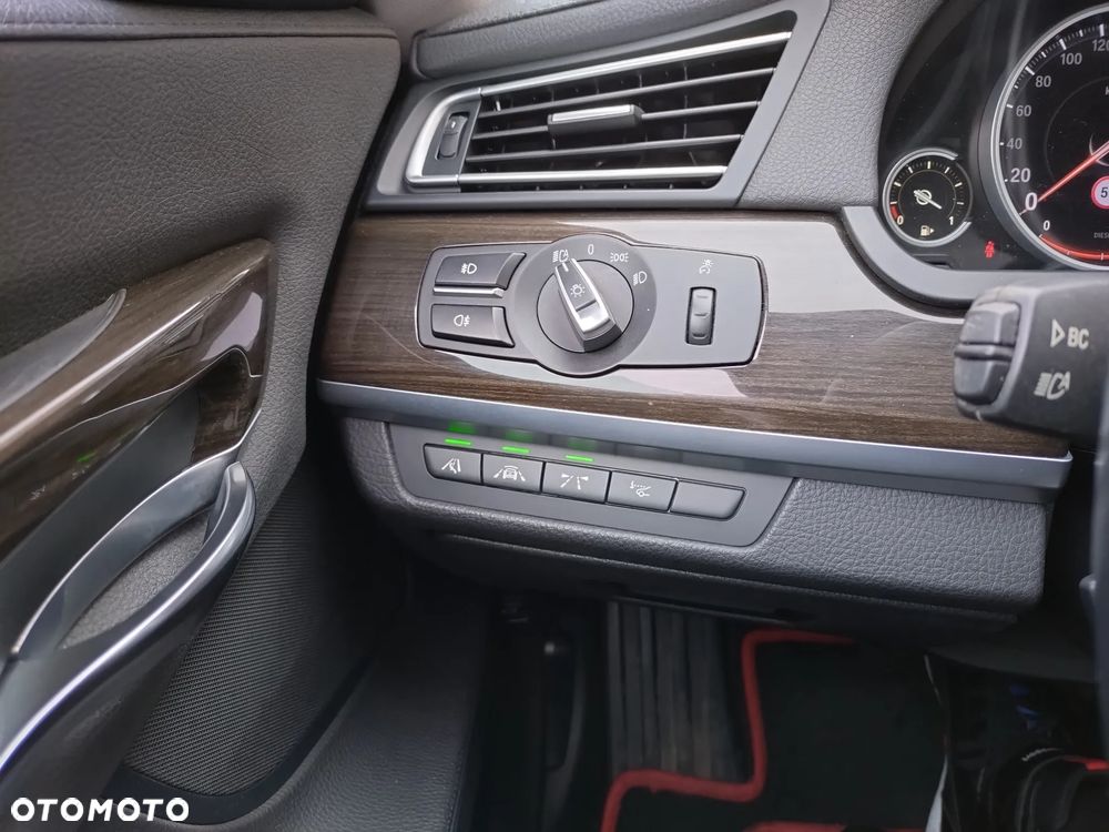 BMW Seria 7 730d xDrive - 14