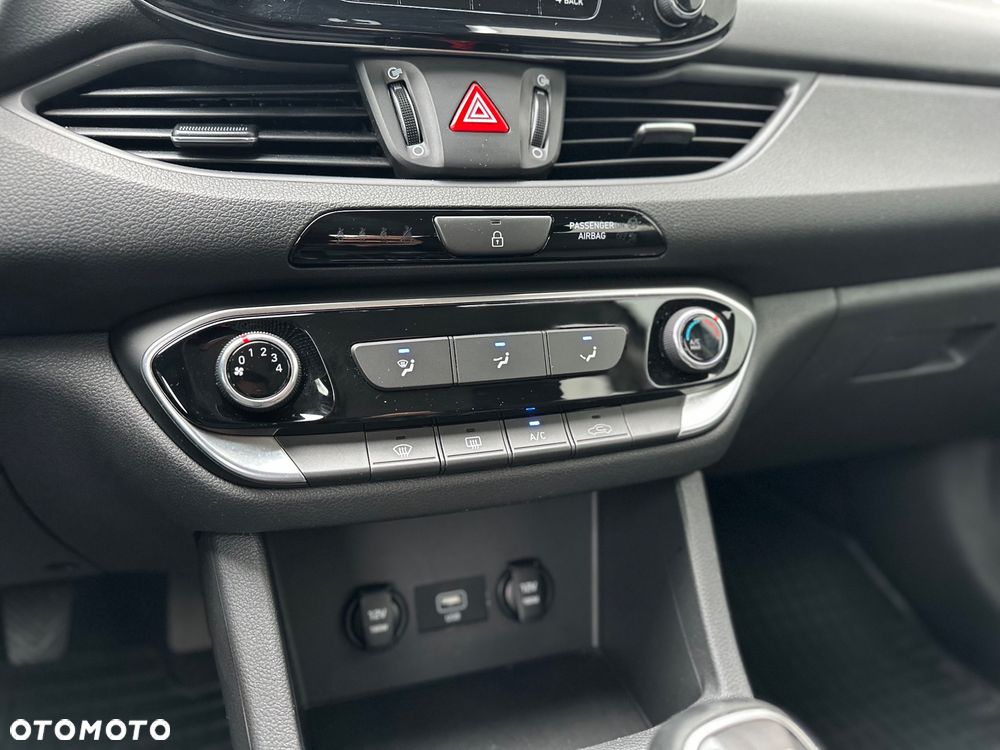 Hyundai i30 1.5 DPI Modern - 22