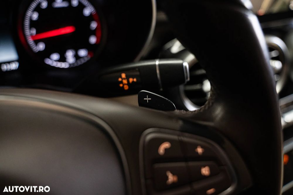 Mercedes-Benz GLC 250 4Matic 9G-TRONIC AMG Line - 24