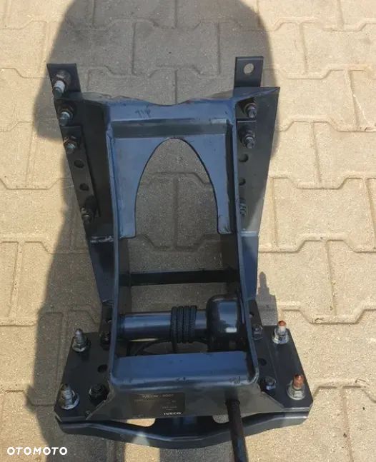 Wieszak winda podnośnik koła zapasowego Iveco DAF MAN Volvo - 1