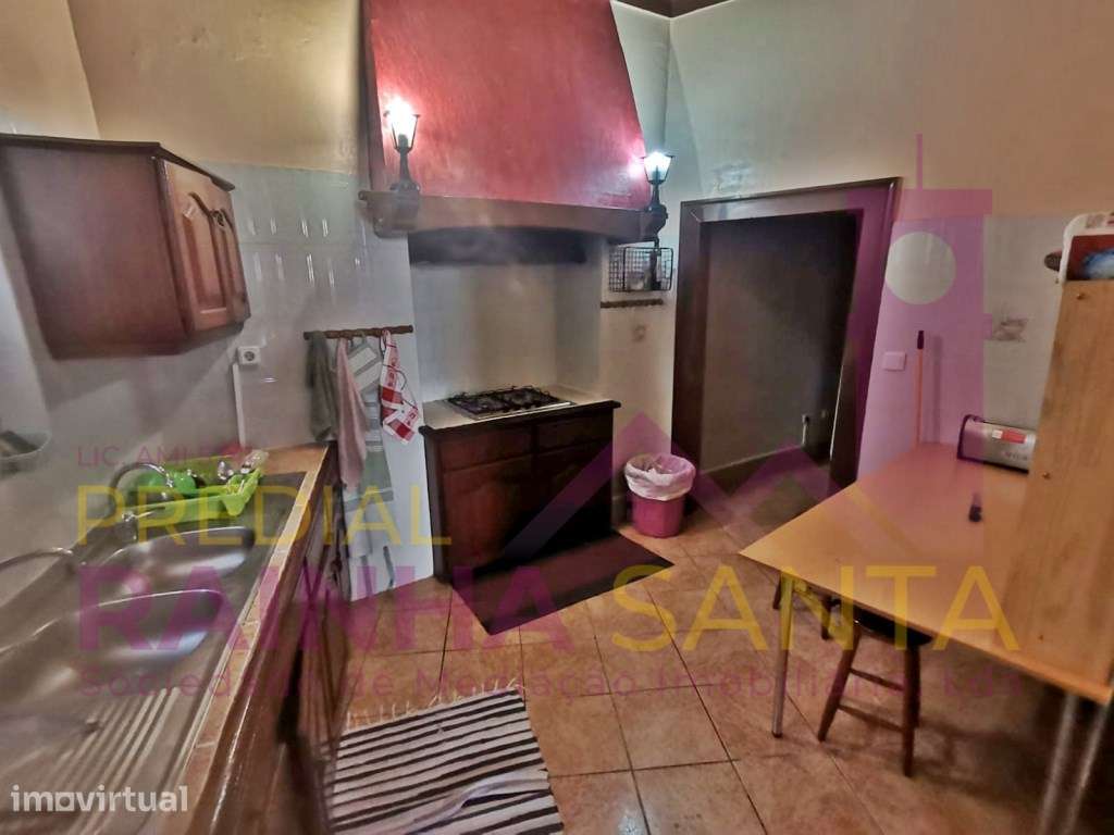 Seis Quartos em apartamento T8 - Próximo à Faculdade de Psicologia - Grande imagem: 2/15
