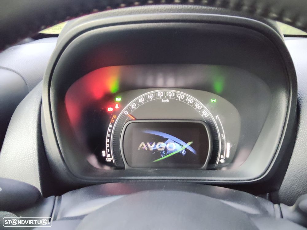 Toyota Aygo 1.0 X-Play Plus - 20