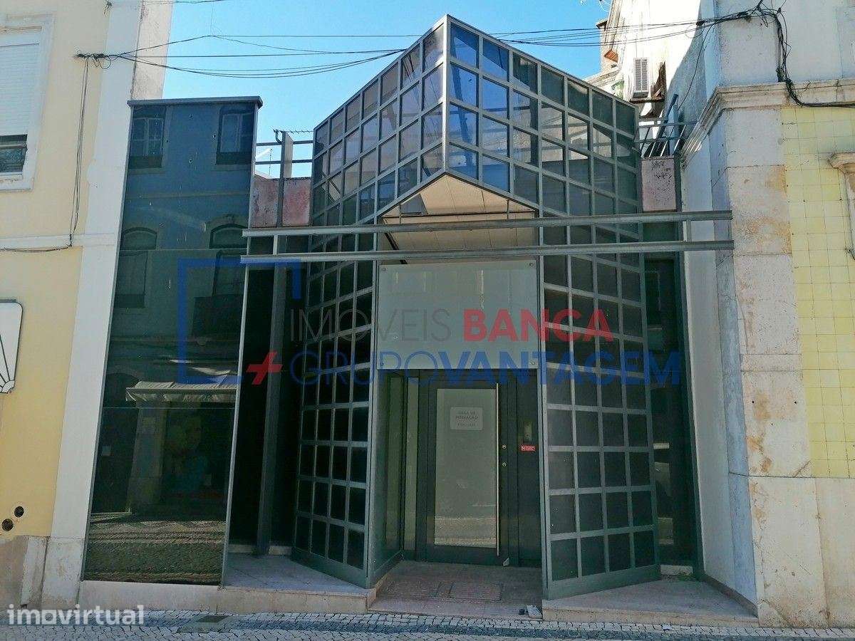 Prédio para serviços Santarém - Grande imagem: 4/19