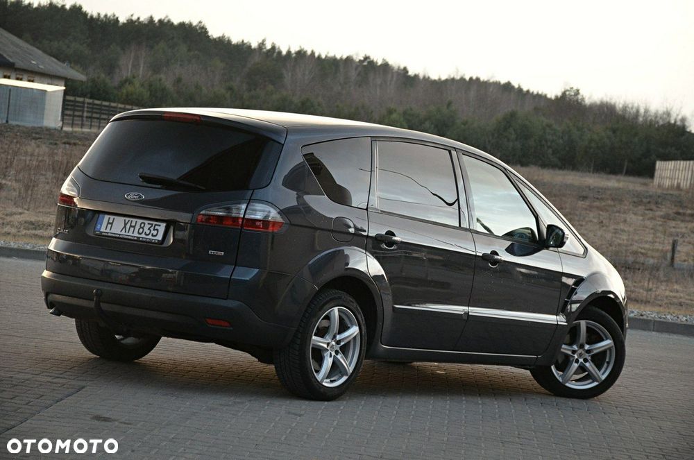 Ford S-Max - 11