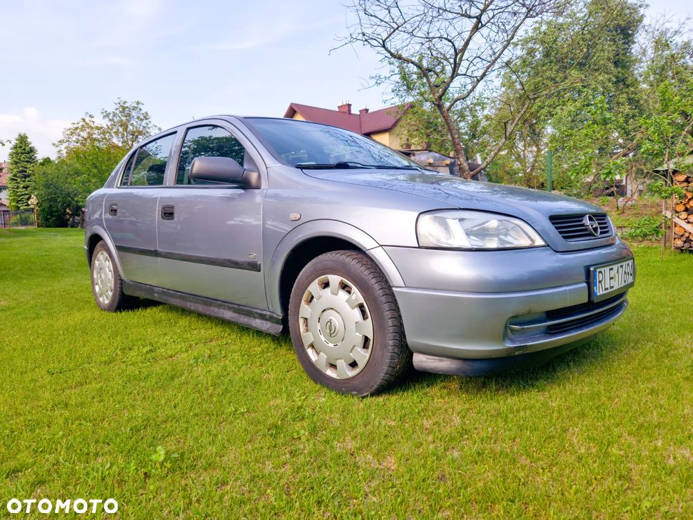 Opel Astra 1.4 Essentia - 2