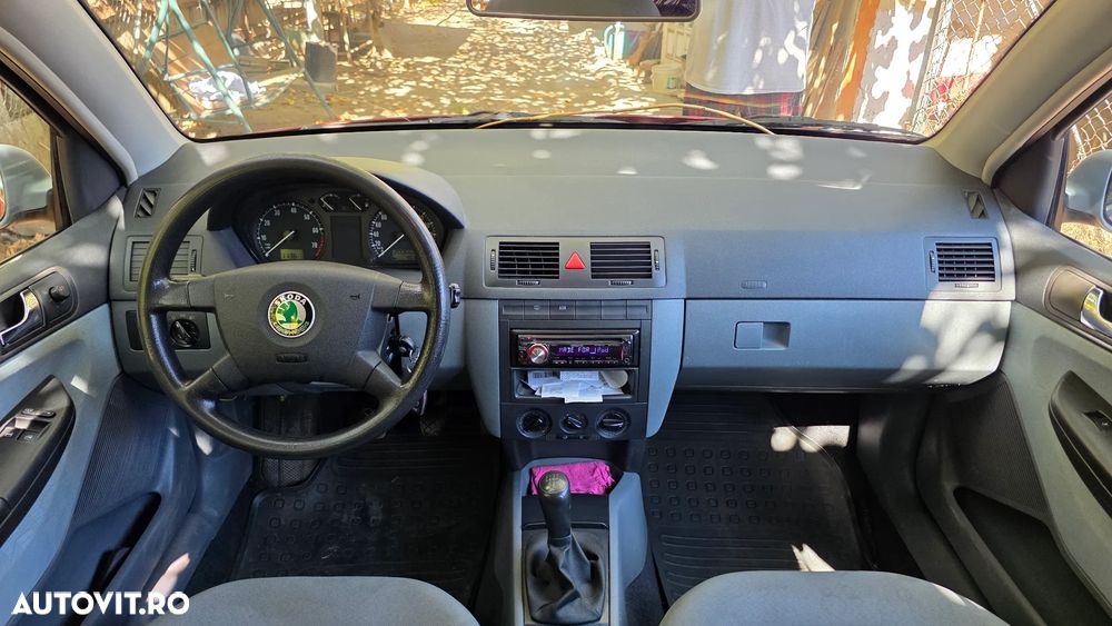 Skoda Fabia 2002 photo 3