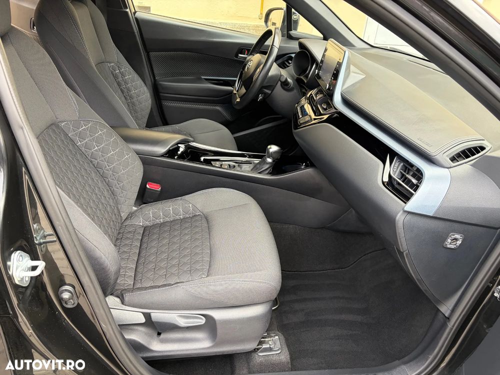 Toyota C-HR 2.0 Hybrid Business-Edition - 18
