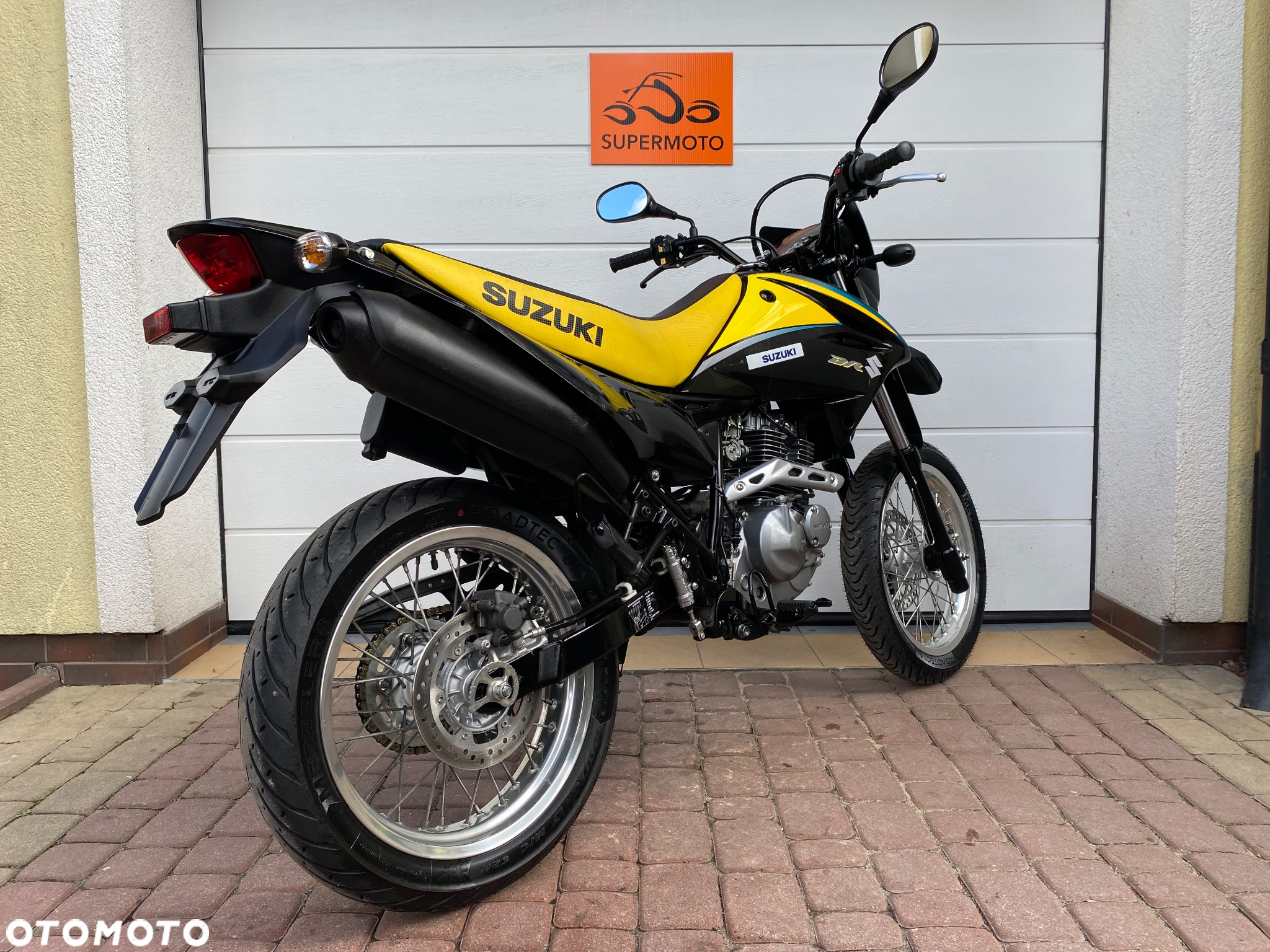 Suzuki DR