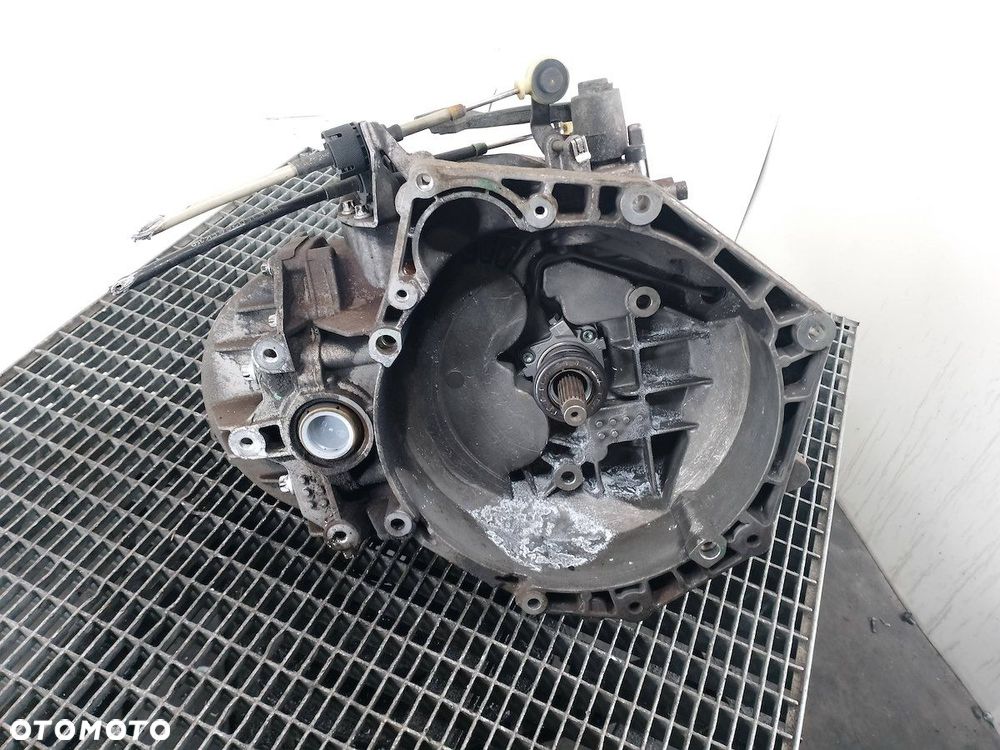 SKRZYNIA BIEGÓW MANUALNA 6 OPEL ASTRA H M32  55192042 1.9 CDTI - 1