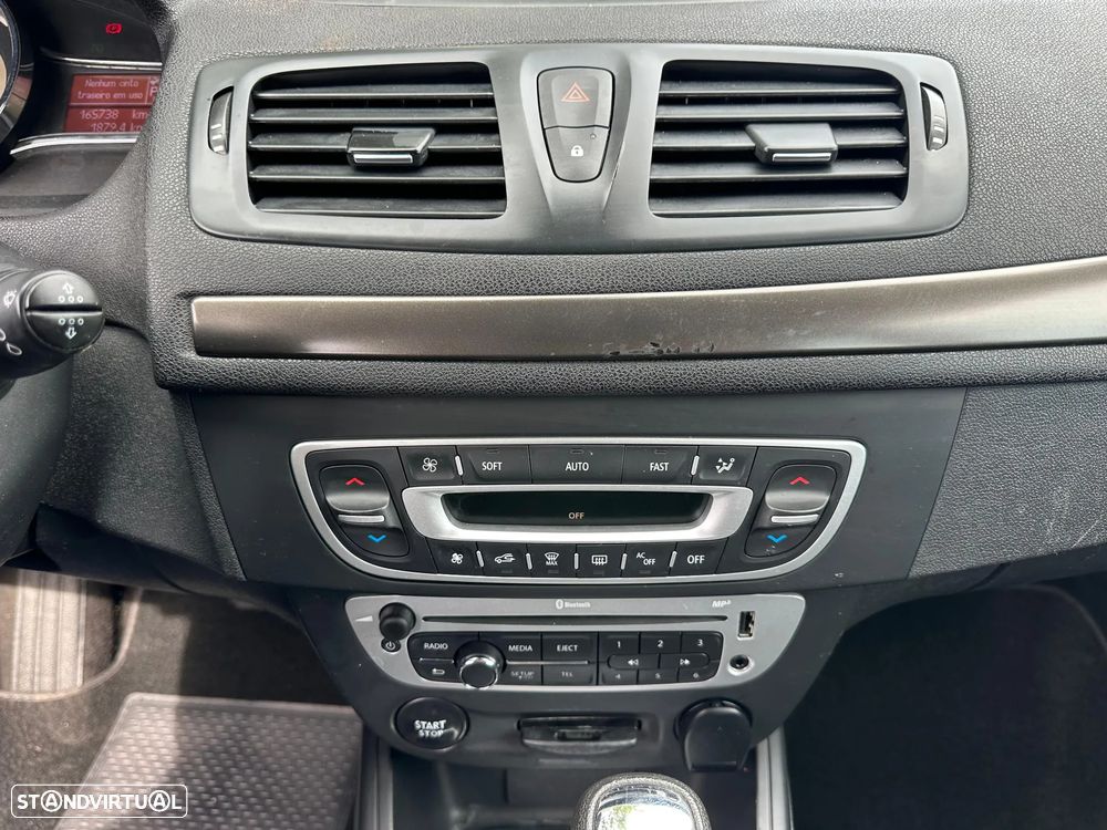 Renault Mégane Sport Tourer dCi 110 FAP EDC BOSE Edition - 13
