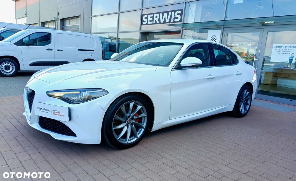 Alfa Romeo Giulia - 4