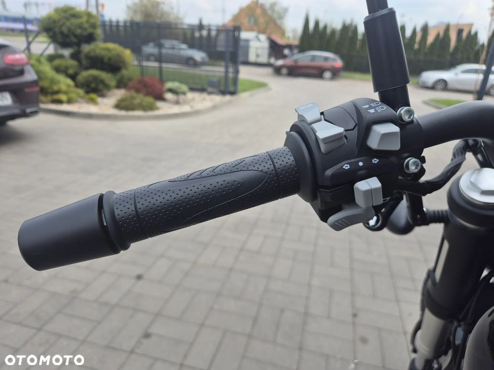 QJMOTOR SRV 125V - 9