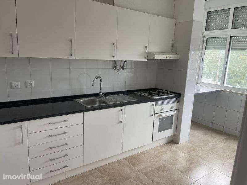 Apartamento T2 em Moradia serra da silveira-Belas - Grande imagem: 4/12