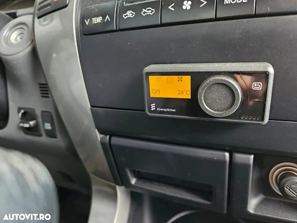 Toyota Land Cruiser - 12