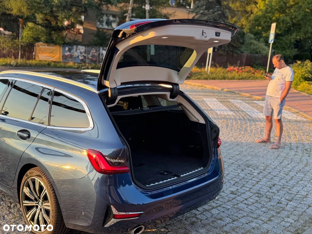 BMW Seria 3 320d Luxury Line sport - 11