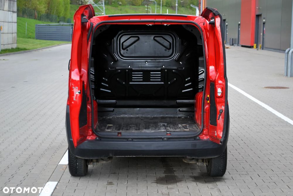 Fiat Fiorino Kombi 1.4 8V SX - 27