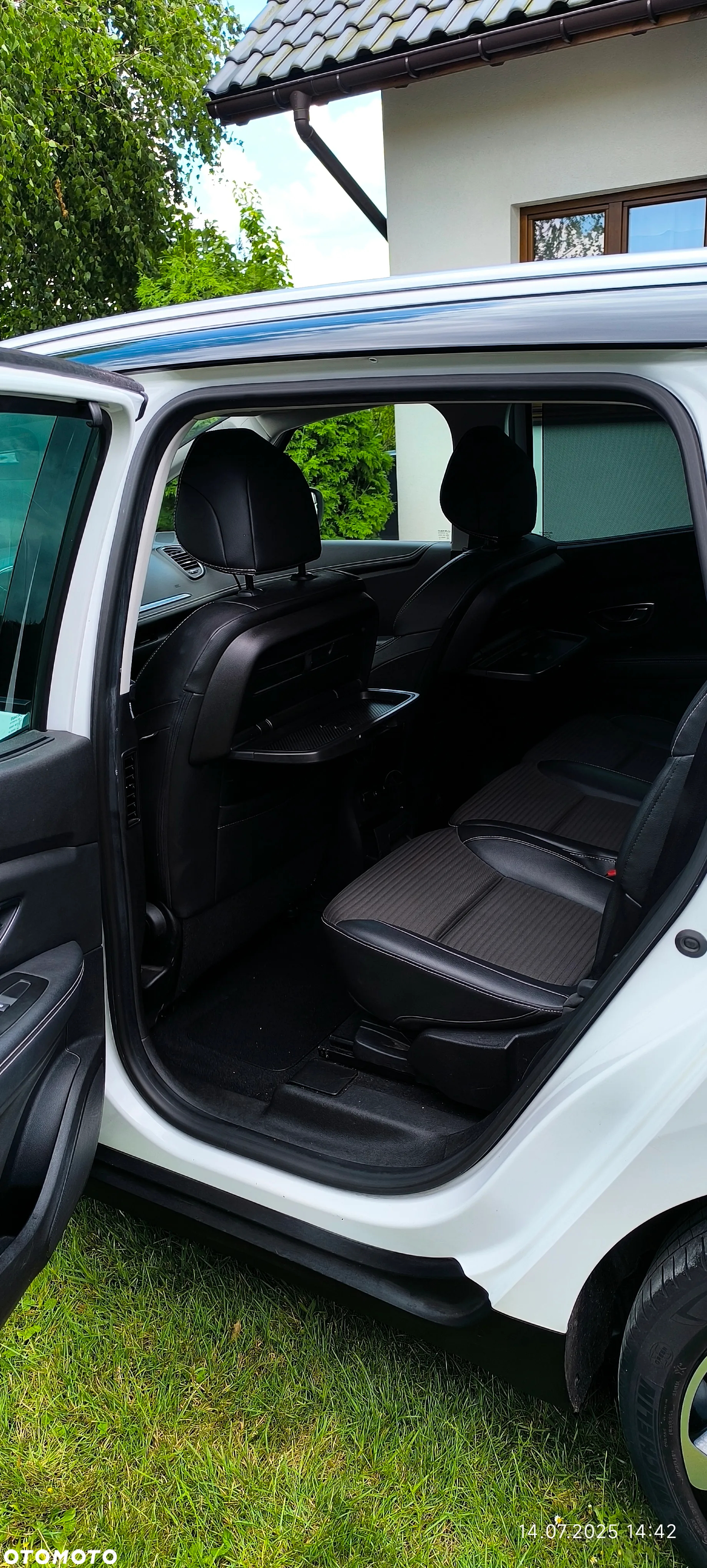 Renault Grand Scenic - 30