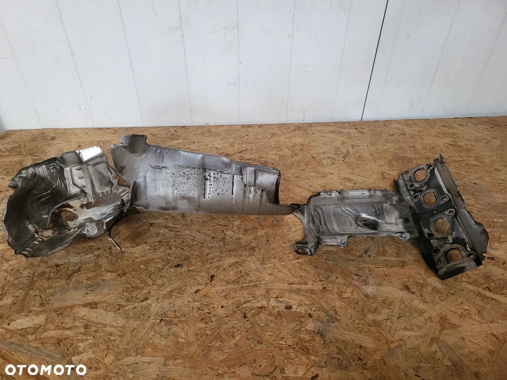 Osłona obudowa katalizatora Peugeot 3008 1.6 THP - 1