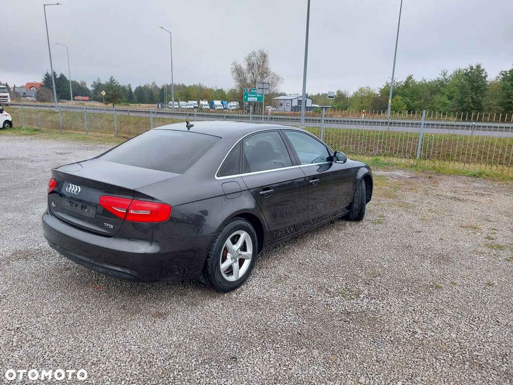 Audi A4 Limousine - 10